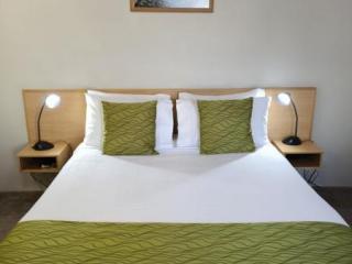 Macys Motor Inn