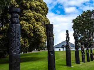  Tauranga Gate Pa Pou totem poles