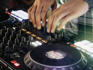 WEDDING DJ WEDDING DJ