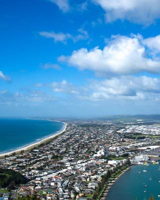 Mount Maunganui, Tauranga - Overview