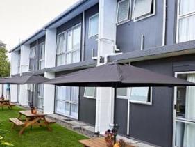 THE ROSELANDS MOTEL 