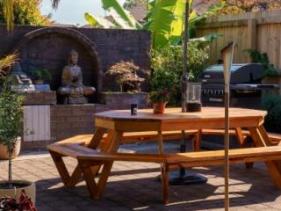 BBQ & GARDEN AREA 