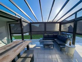Mould-resistant outdoor blinds