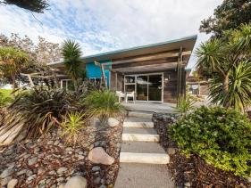 TASMAN HOLIDAY PARKS PAPAMOA BEACH